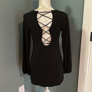 Express top with criss cross back